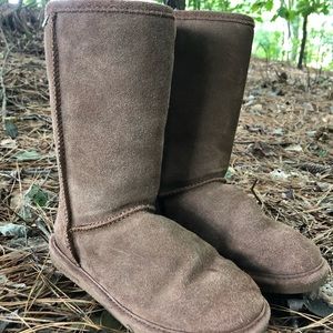 Brown bear paw winter boots